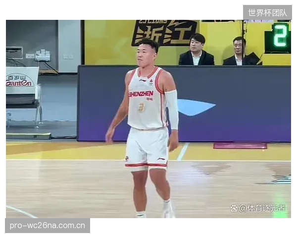 深圳马可波罗成本赛季常规赛大赢家,队内贺希宁与史密斯包揽两大个人奖项。 深圳马可波罗成本赛季常规赛大赢家,队内贺希宁与史密斯包揽两大个人奖项。